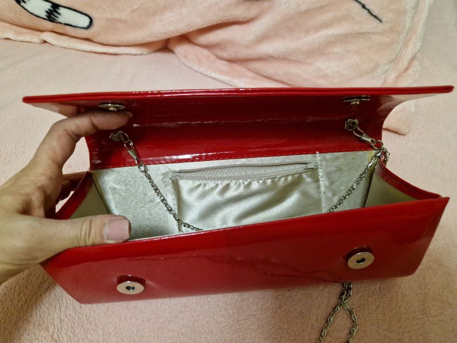 Червоний клатч лаковий новий ( 26см#11см)