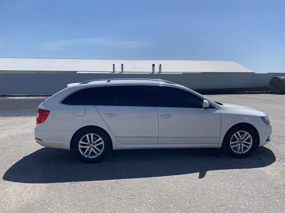 Skoda superb (нерозмитнена)2014 рік