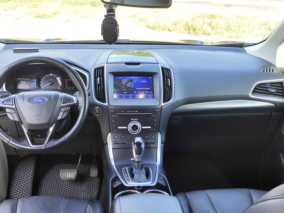 Ford Edge Titanium автопарковка