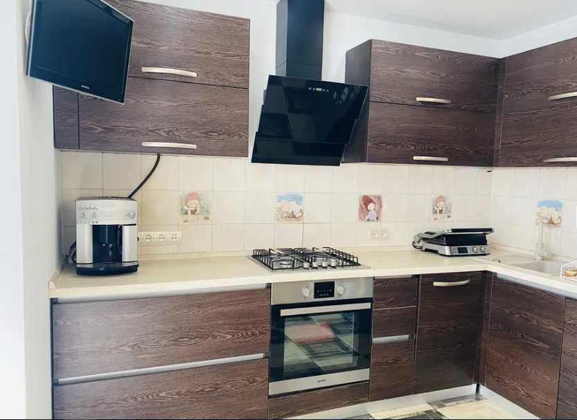 Продаж 2 кімн.квартири з ремонтом на Митниці