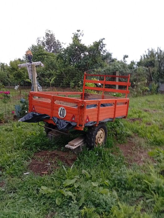 Atrelado para trabalhos agrícolas