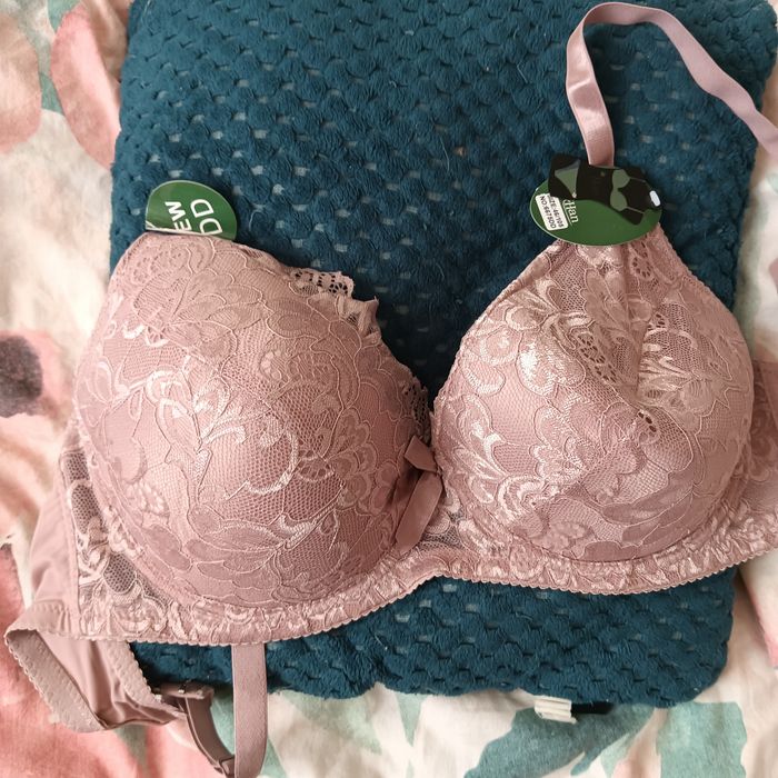 Nowy biustonosz 105DD