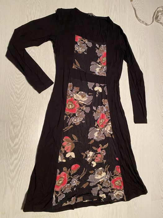 Czarna sukienka 38 w kwiaty Carbone