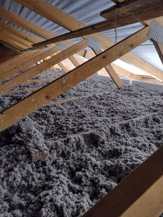 Ocieplenie stropu sufitu wiązar celuloza 30 cm Thermofloc λ 0,037