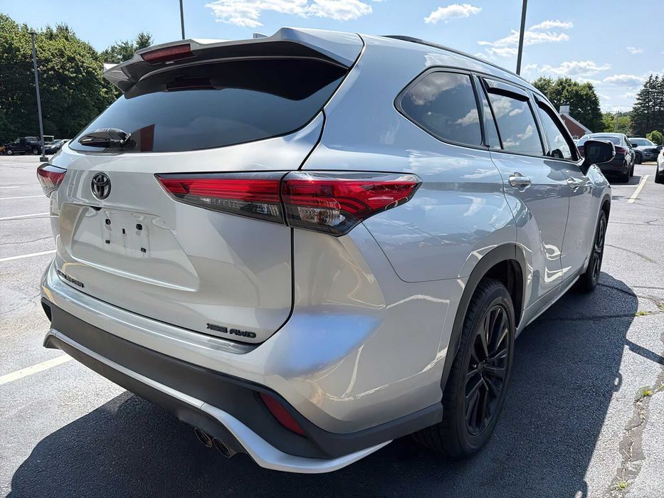 Toyota Highlander      2021