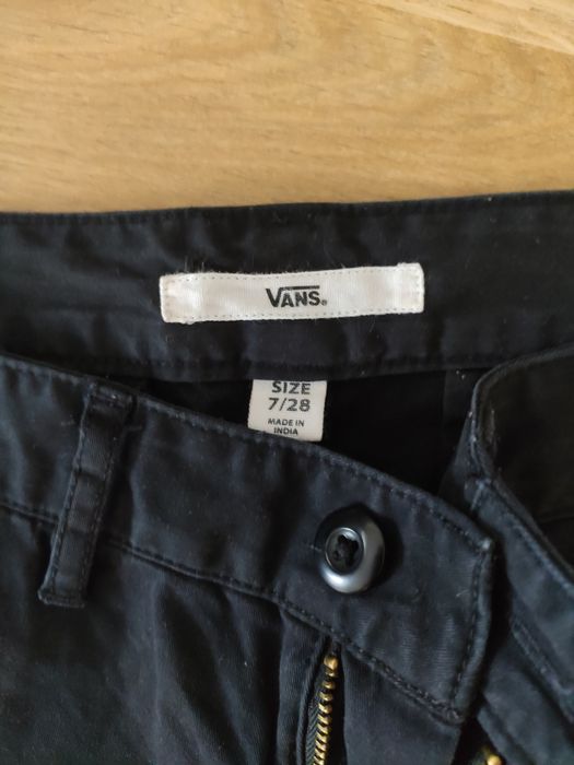 Spodnie super modne Vans r.M