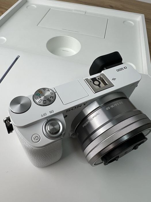 Sony a6000 kit 16–50 | Повний комплект | Без дефектів