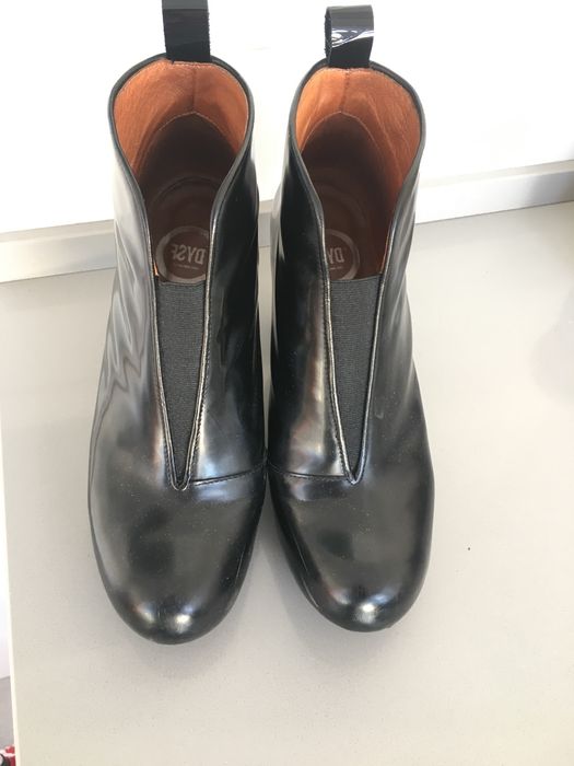 Botas pretas salto marca Dysfunctional