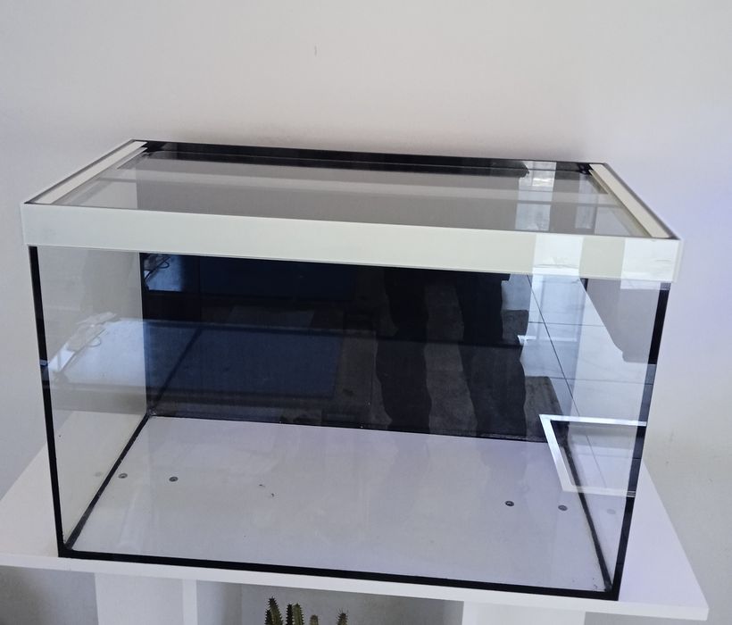 Aquário 60x30x40 novo com tampas e perfil
