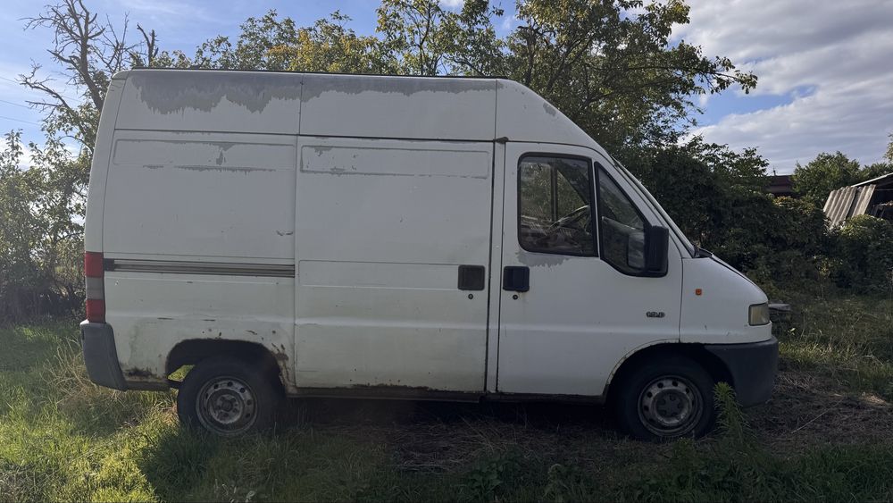 Автомобіль Іveco daily і Citroen jamper