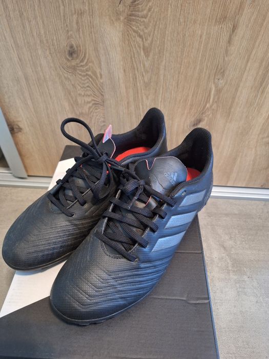 Adidas predator półkorki 41,5 piłkarskie