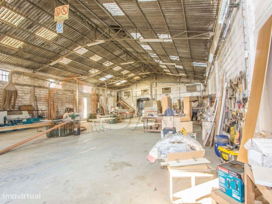 Vendem-se 3 pavilhões