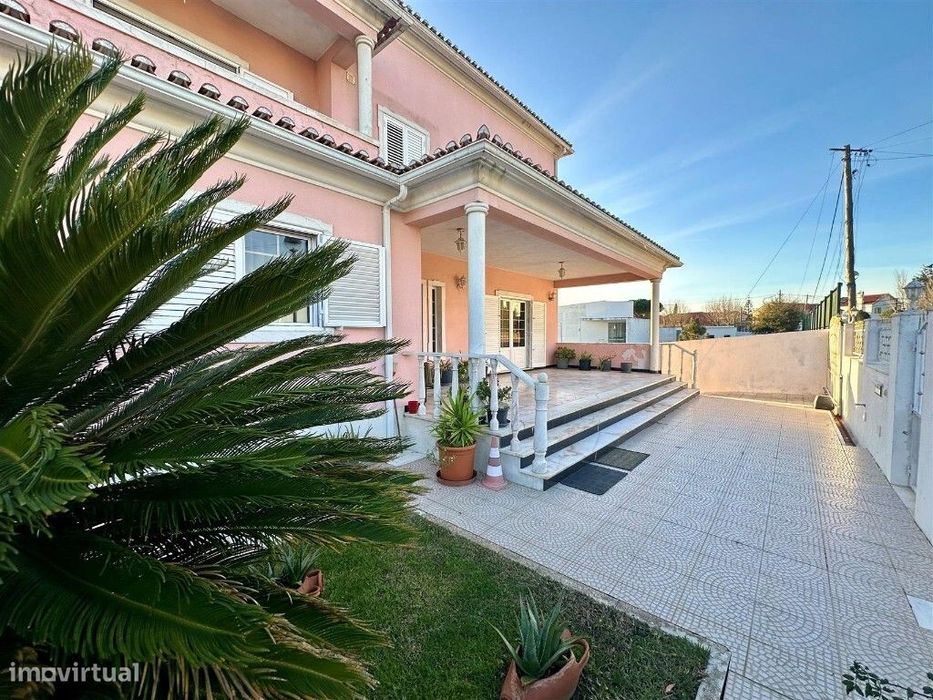 Moradia Isolada M4 com garagem ,Sintra