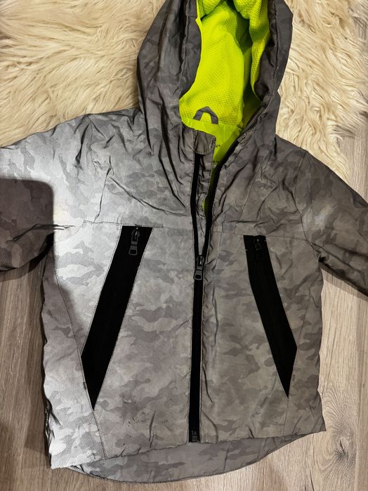 Отдам бесплатно куртку 92