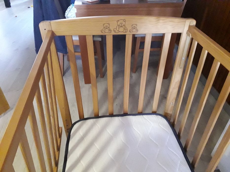 Cama de grades - bebé