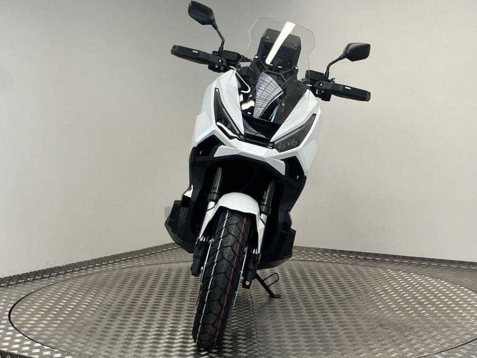 Honda X ADV 750 nunca usada, com 0 km, 1 ano de garantia, 745cc