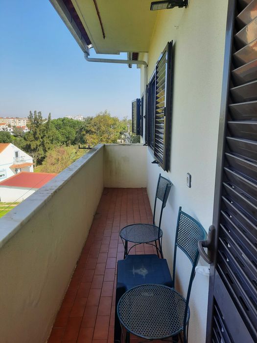 Seixal. Quarto para 1 pessoa. Em moradia.