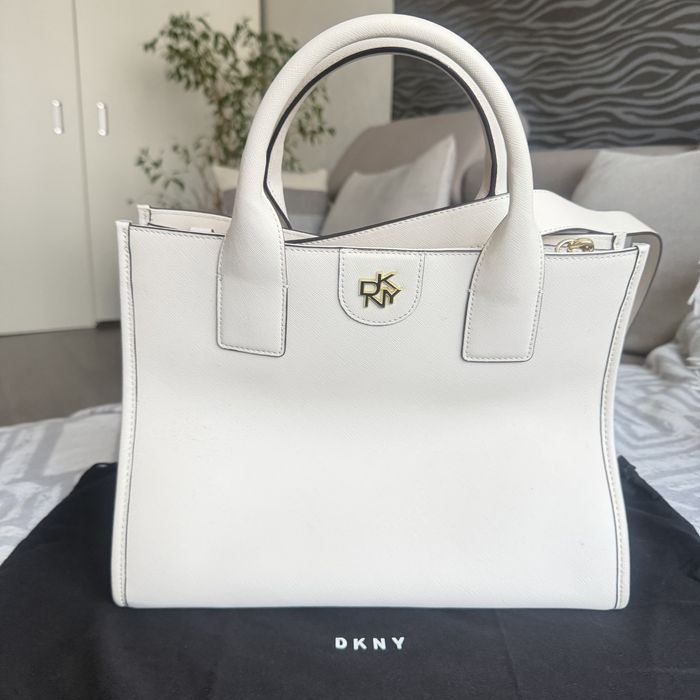 Сумка DKNY  бежевого коліру