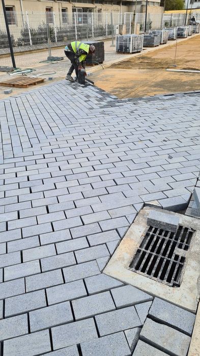 calçada portuguesa, lancil, pavé, lajeta, grelha, construção, máquina,