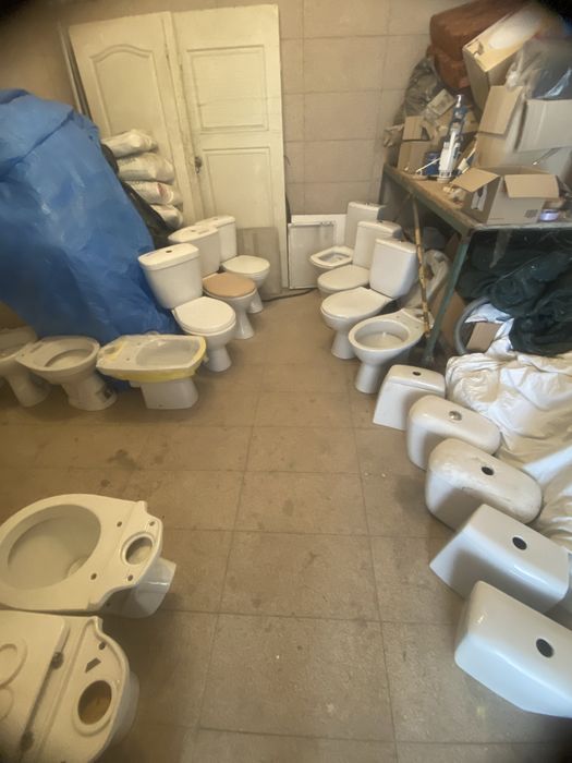 Продам бачки  разные и крышки