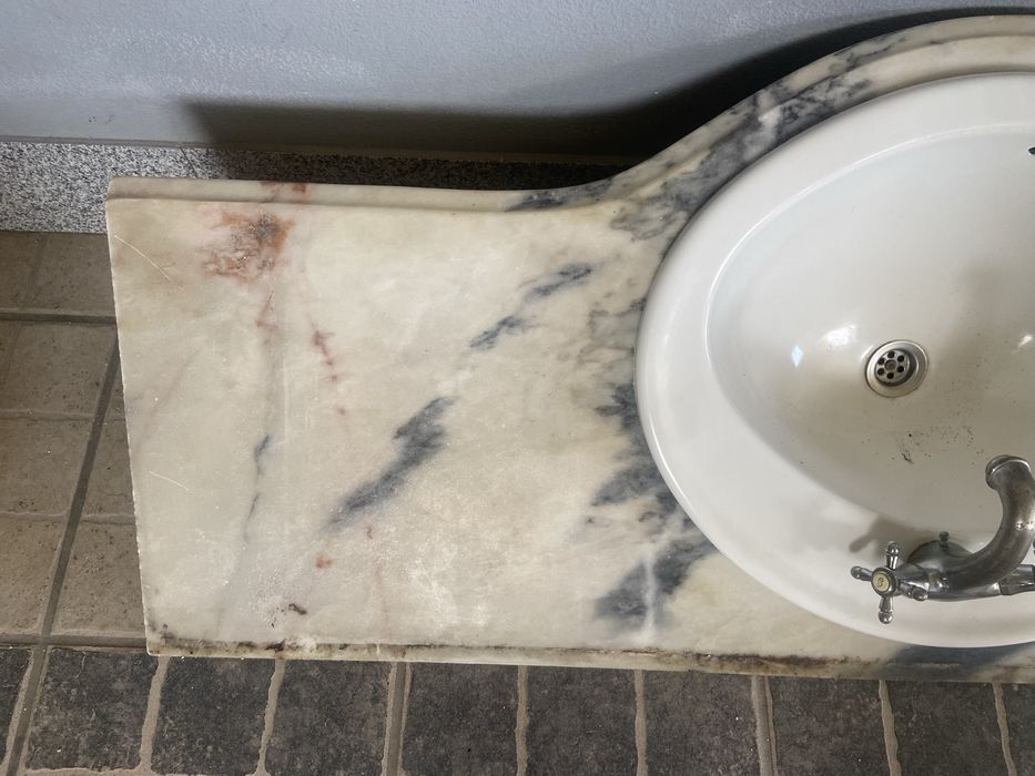 Lavatorio com base de marmore