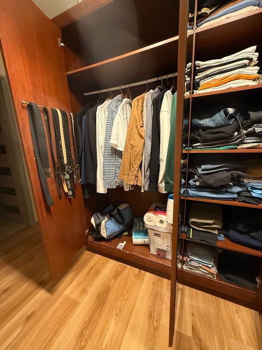 Sprzedam fantastyczną, pojemną szafę – idealna do przedpokoju,sypialni