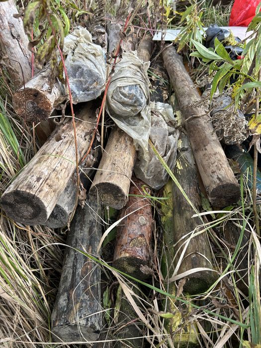 Stęple drewniane sosnowe na ogrodzenie słupki strop
