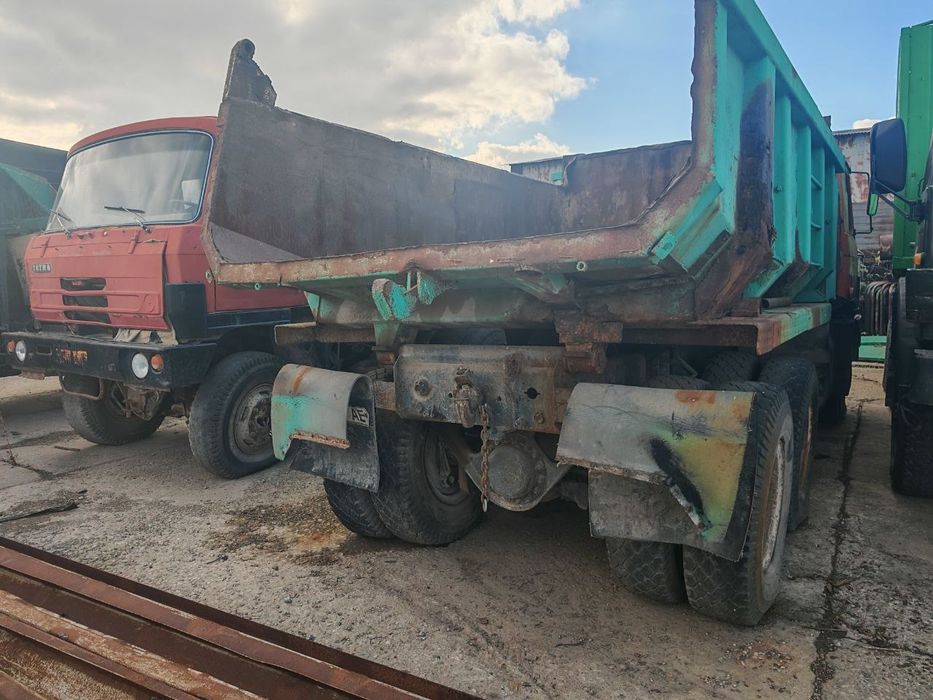 Самоскид Tatra 815 на ходу, є також запчастини до Tatra 815