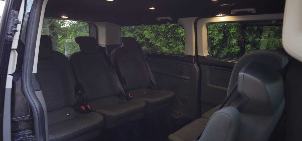 Wynajem Busa wynajem auta Ford Custom Tourneo 8 Osobowy Mercedes Rena