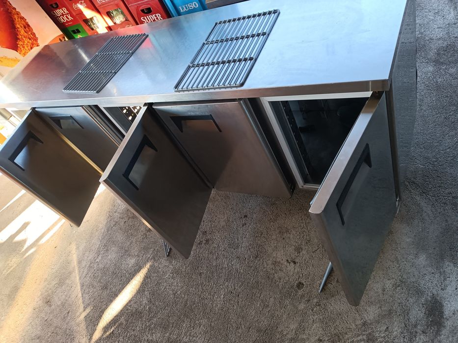 Bancada refrigerada 5 portas em inox