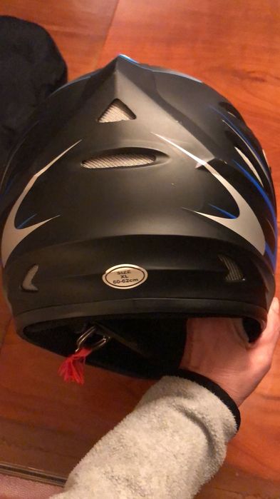 Capacete de Mota Sixsixone