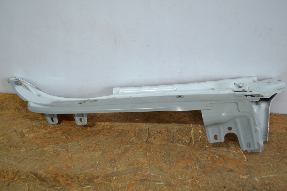 mocowanie błotnika prawy p. audi q7 4l 4l0805158a