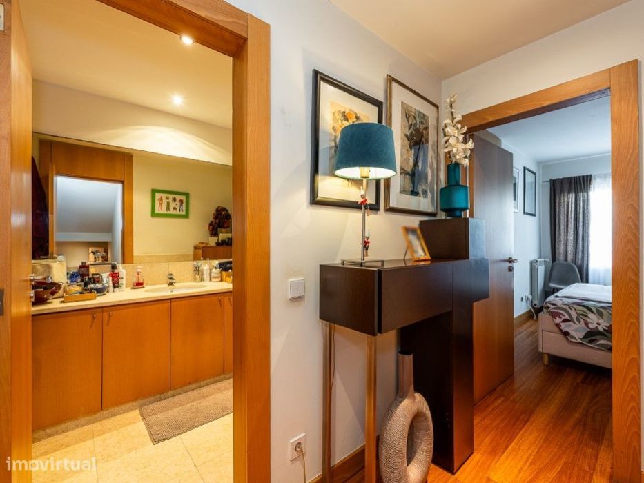 Duplex T3 inserido em condomínio fechado de luxo