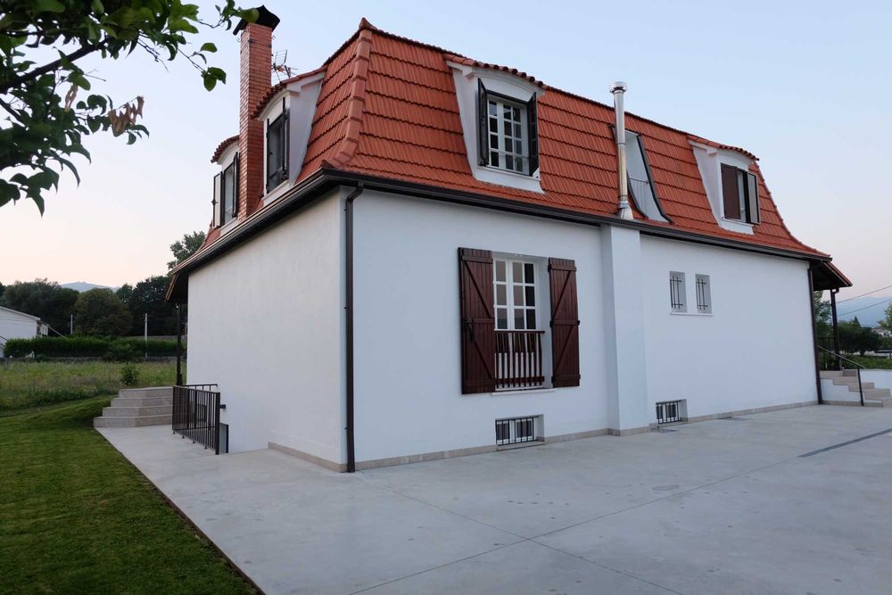 Arrenda-se vivenda T5 em Amares - Braga