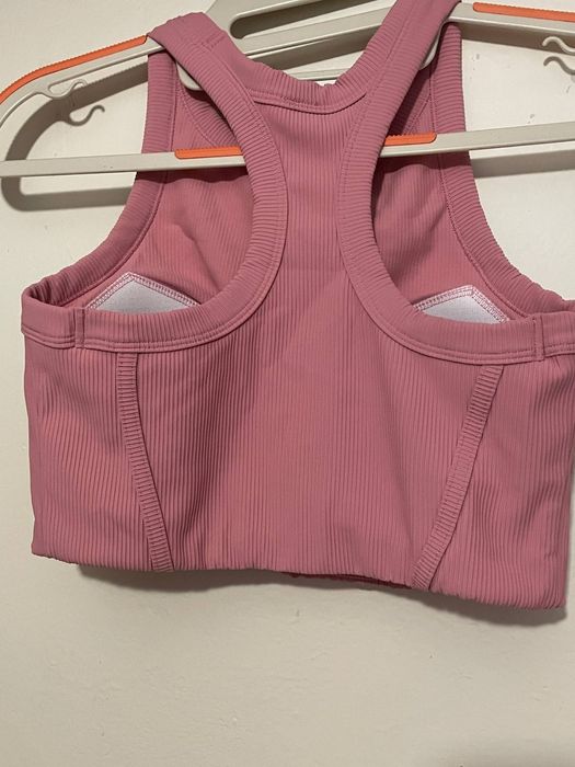 Спортивний безшовний бюстгальтер рожевий ребристий S  фітнес бра кроп