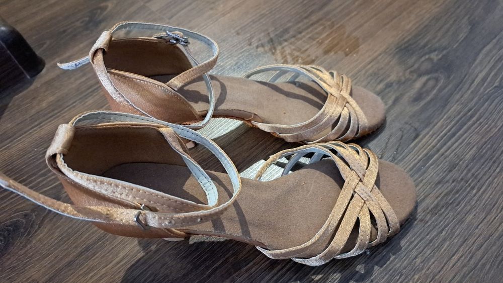 Туфлі босоніжки для бальних танців НОві