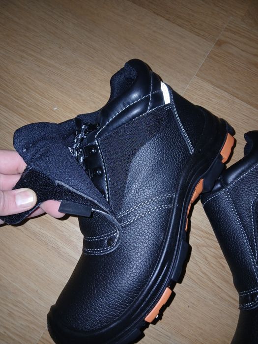 Рабочие ботинки сварщика