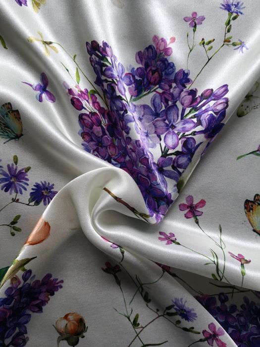 Jedwabna apaszka wiosna bzy lilak kwiaty