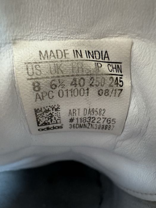 Adidasy 40.