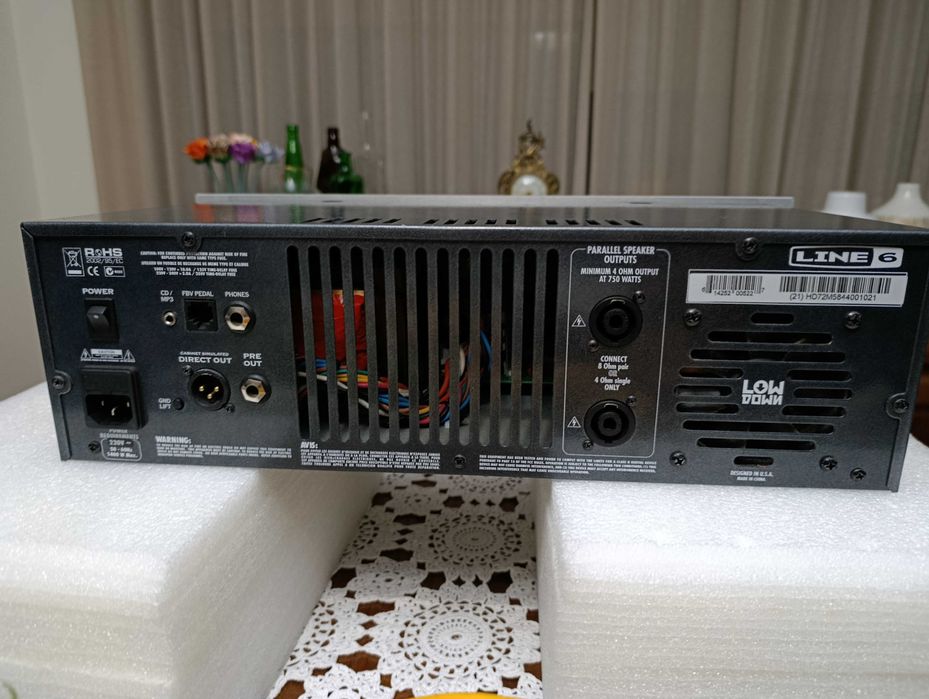 Amplificador de baixo Line6 750W