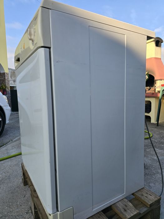 Maquina secar de roupa Zanussi