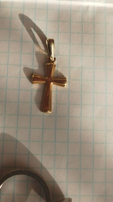 Золотой крестик essemme.750 проба.
