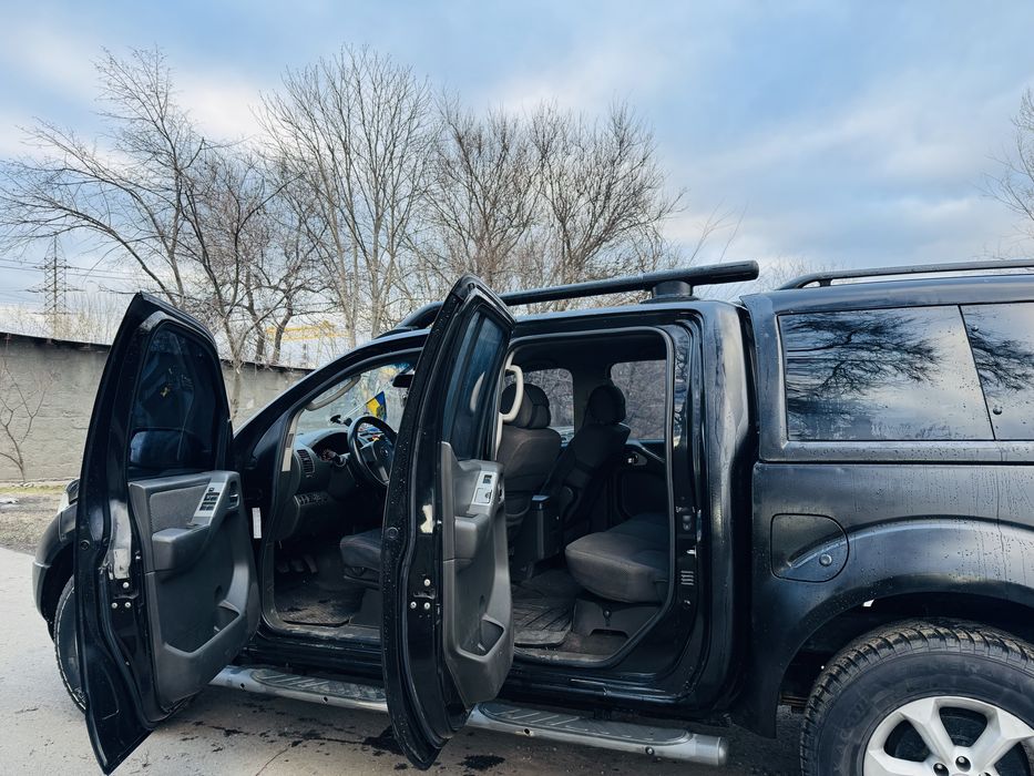 Продам Nissan Navara D40 2.5 дизедь 4х4 2007.г (ЛЕВЫЙ РУЛЬ)