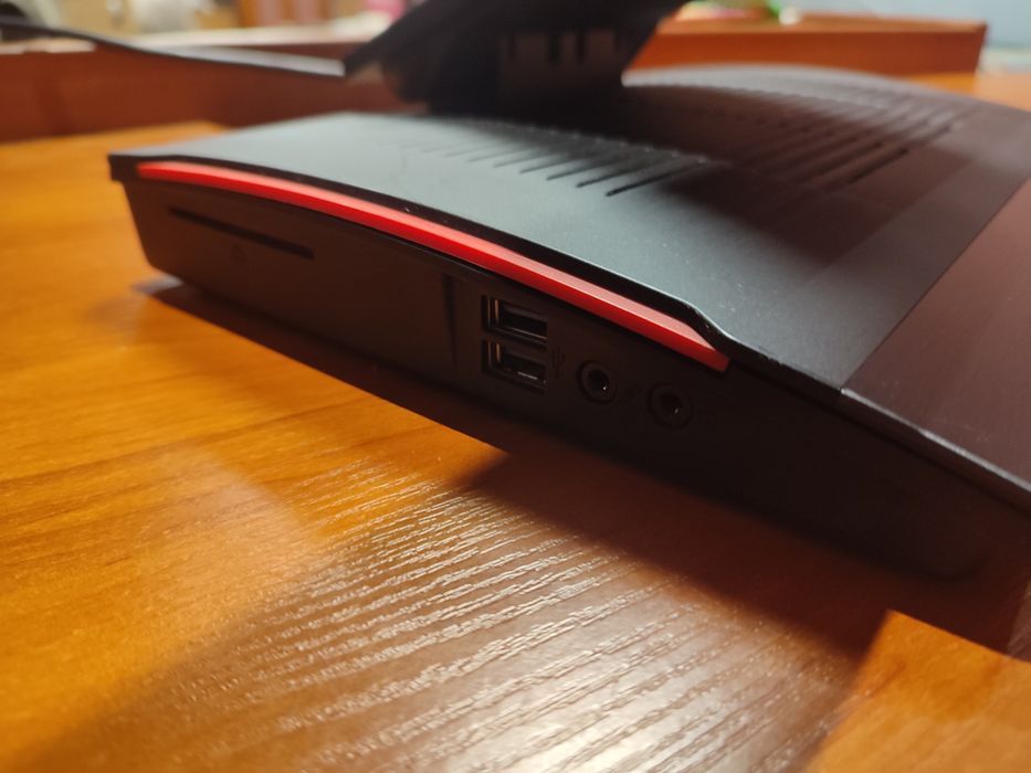 Komputer Fujitsu All-in-one gotowy do pracy win10