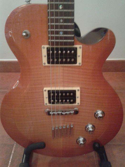 Guitarra Eléctrica Yamaha AES 620