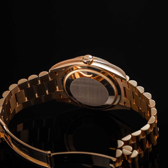 Zegarek Rolex Day Date 36 z diamentami Masa perłowa