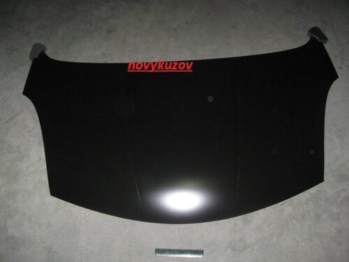 Капот на Nissan Note