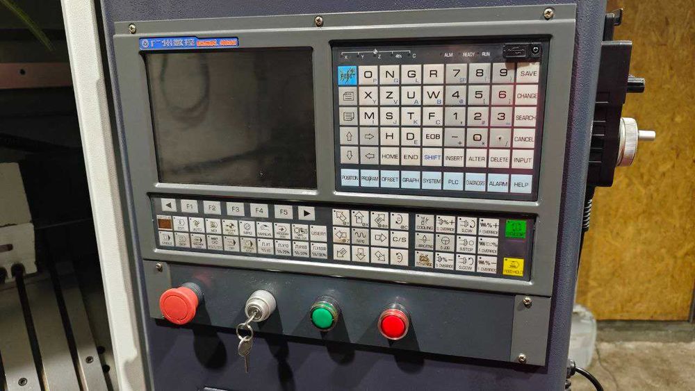 Токарный станок с ЧПУ  ТСК-40