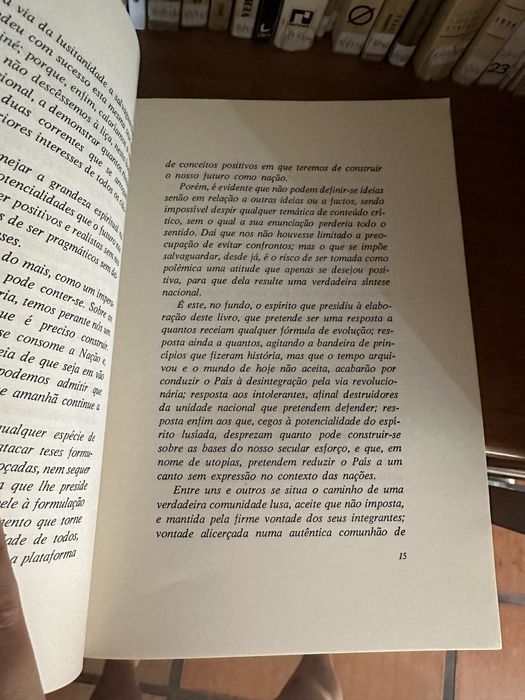 Livro raro de António de Spínola - Portugal e o futuro