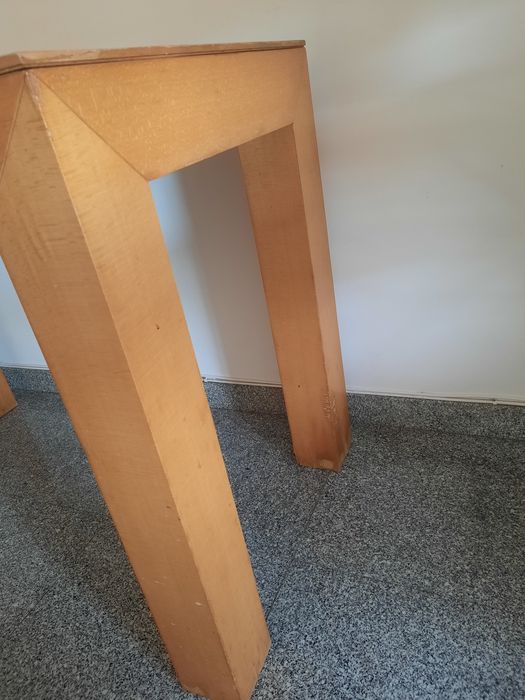 Comoda com 4 gavetas e mesa de madeira